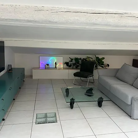 Апартаменты Loft Duplex Vieil